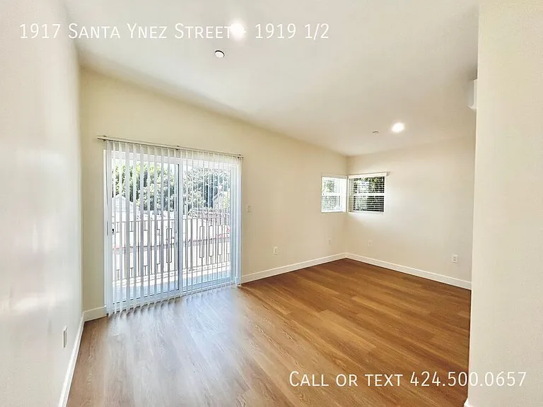 1917 Santa Ynez St #1919-1/2 — Photo 16