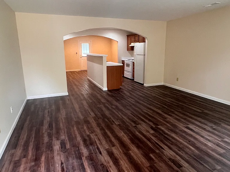 1108 Westport Ct — Photo 2