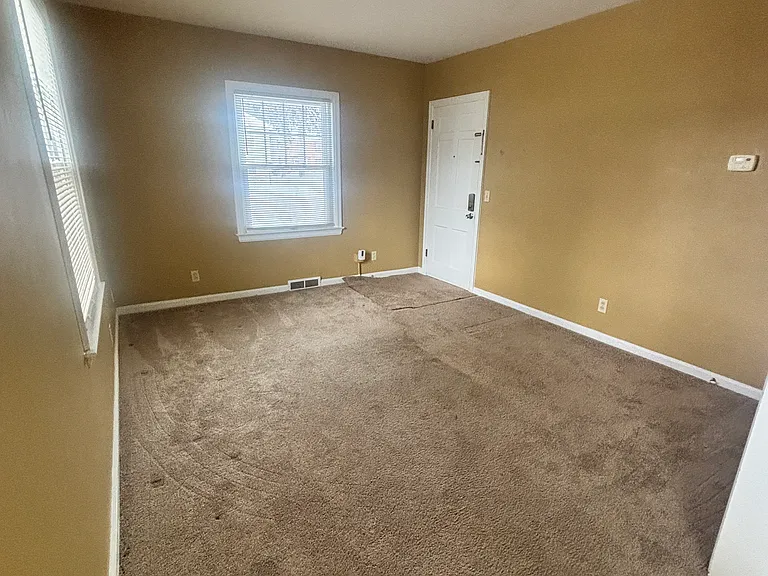 142 N Riverview Dr #1 — Photo 10