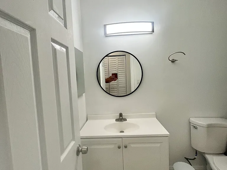 321 SW 14th St #3 — Photo 17