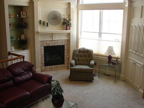 5th image of 15807 W 62nd St