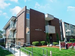 911 S Locust St #10729682, Champaign, IL 61820