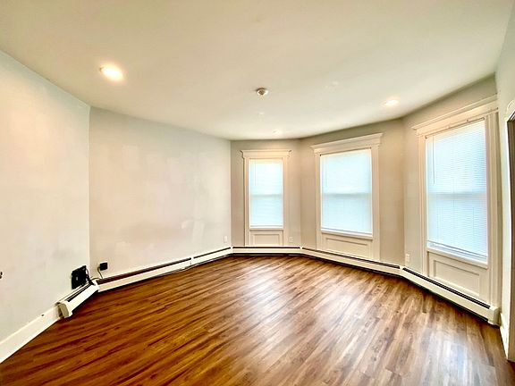 3rd image of 140 Chestnut St Floor 2