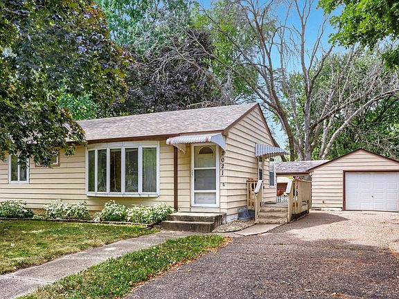 2nd image of 2021 English St N
