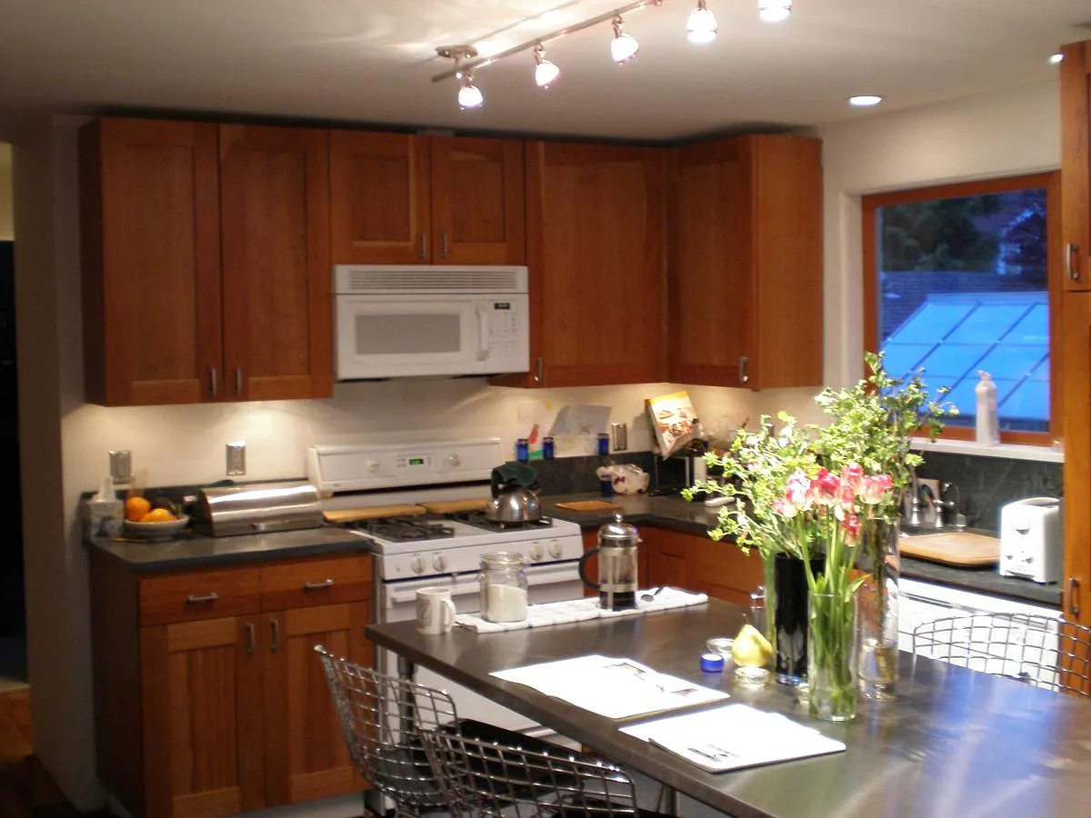 2 bed, 950 sqft, $2,775 — Photo 2
