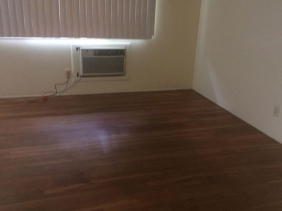 5th image of 393 N Cambridge Ave