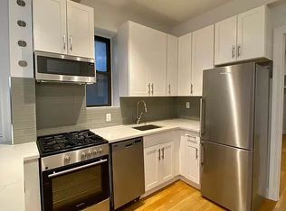 31 Cornelia St APT 2R, New York, NY 10014
