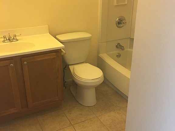 4th image of 497-499 Silver St #497-307
