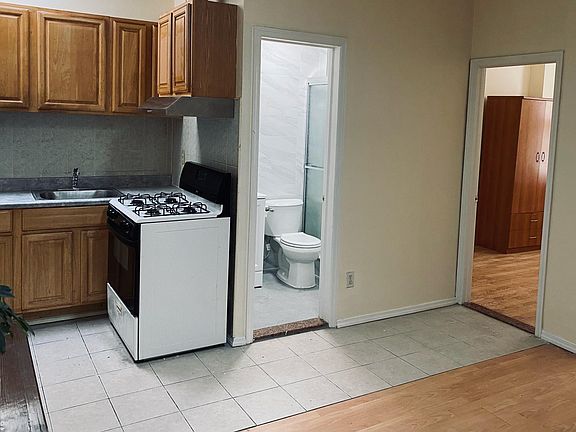 3rd image of 14916 15th Dr Floor 2