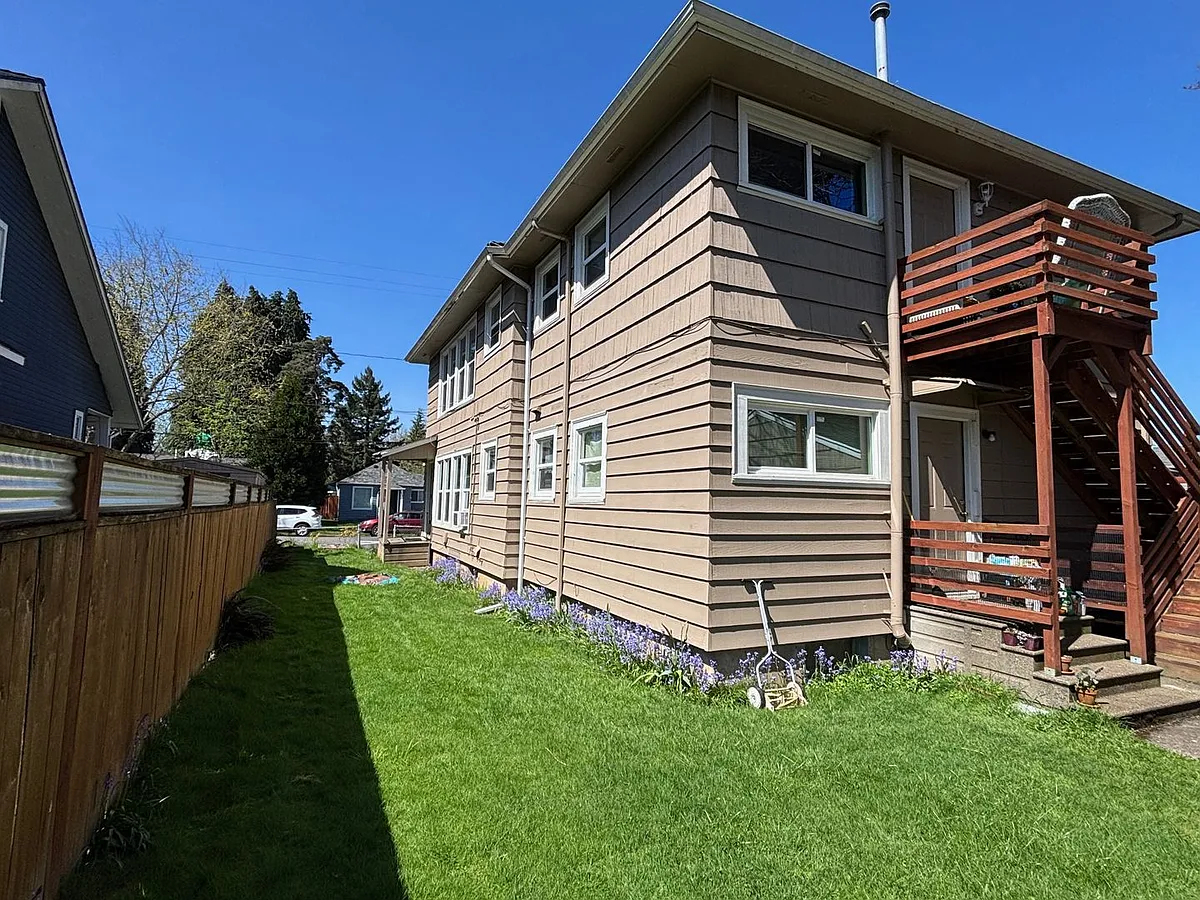 Building Photo - Buchanan-4 plex
