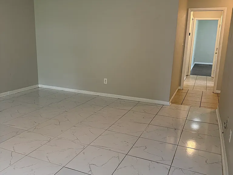 112 Westwood Dr — Photo 4