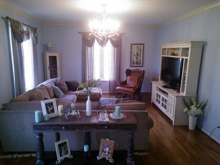 1st image of 1253 Bryant Dr