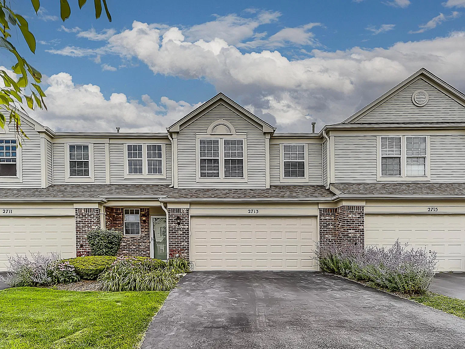 2713 Bay View Cir — Photo 1