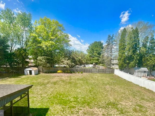 3 Midili Dr, Waterford Works, NJ 08089