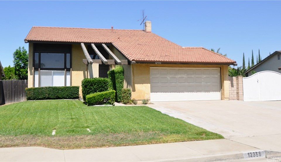 1st image of 12358 Apple Dr