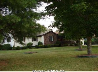 101 Plains Rd, Windham, CT 06280