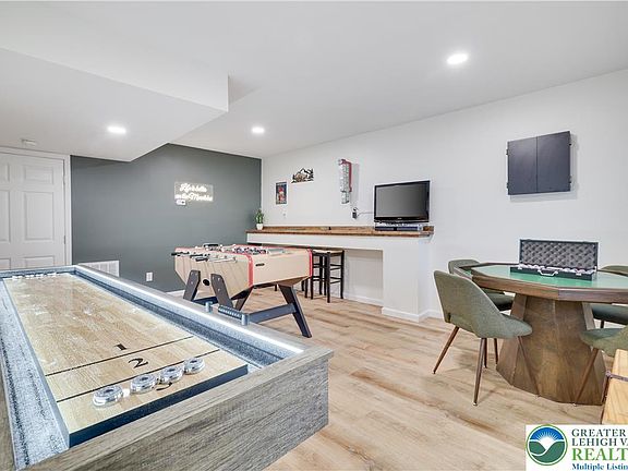 4th image of 18 New Birch St