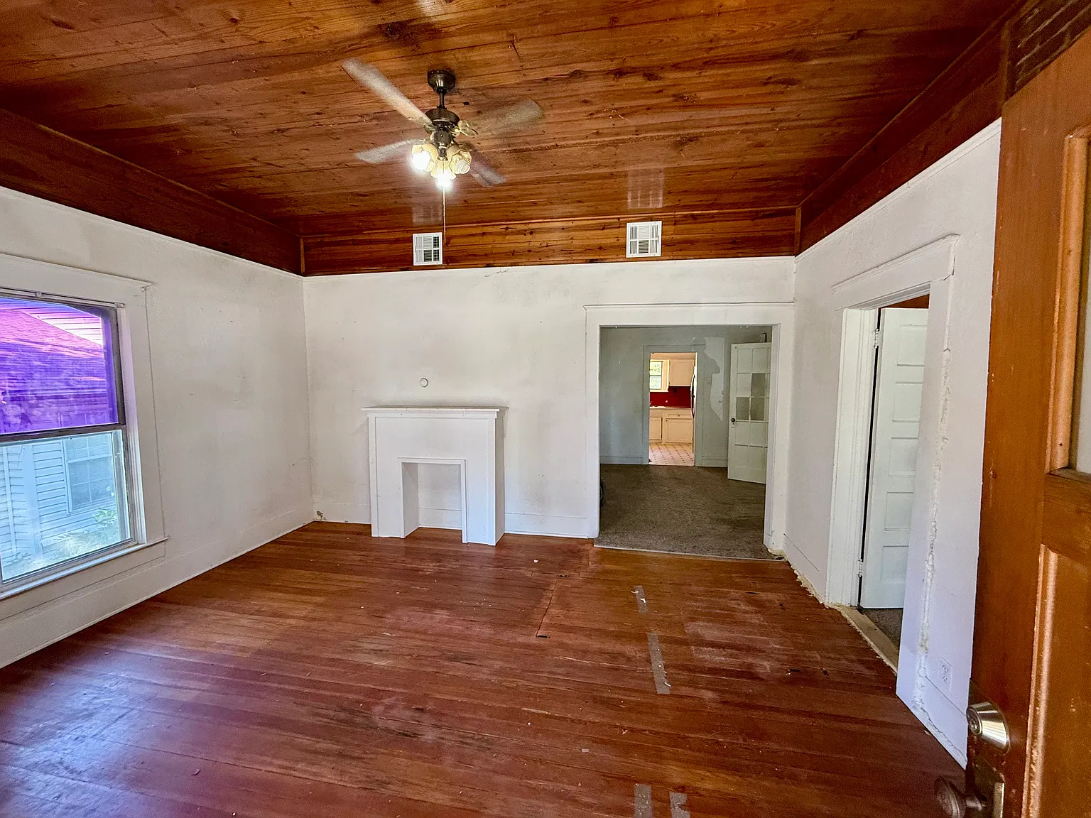 3 bed, 945 sqft, $1,100 — Photo 3