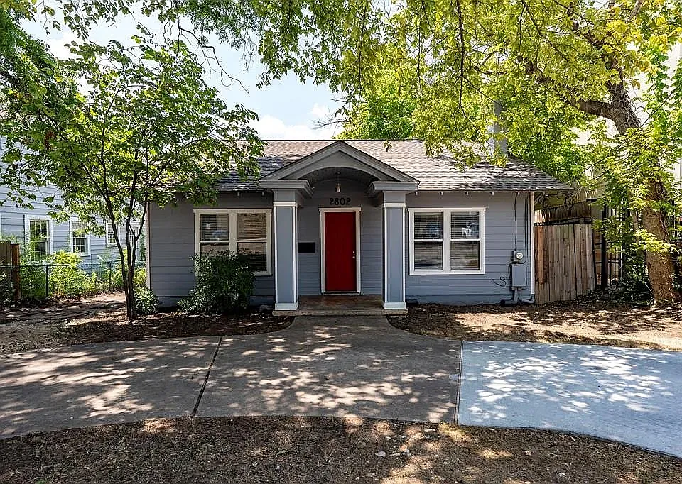 2802 Salado St