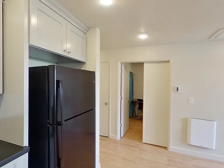 2437 Piedmont Ave — Photo 10