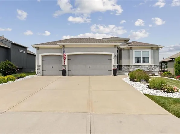 914 Zennor Ln, Raymore, MO 64083