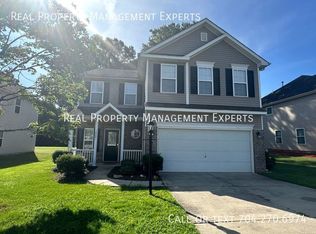14221 Lake Crossing Dr, Charlotte, NC 28278