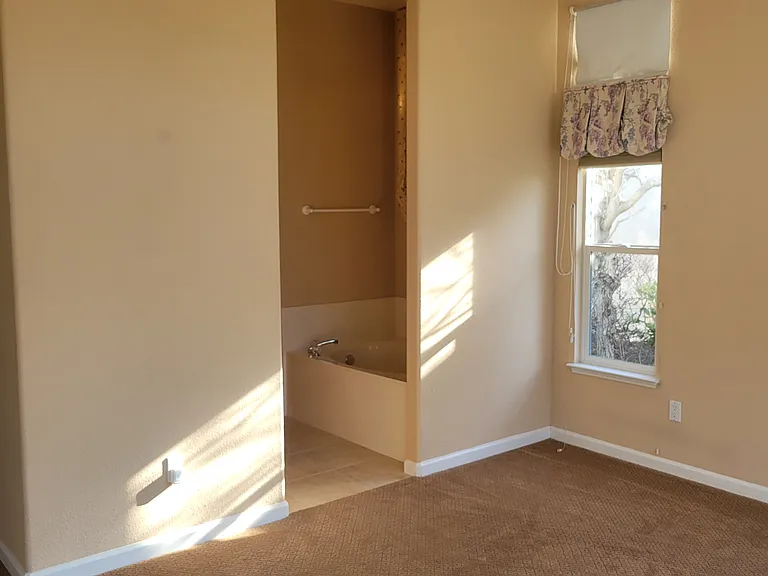 723 Deerfield Way — Photo 18