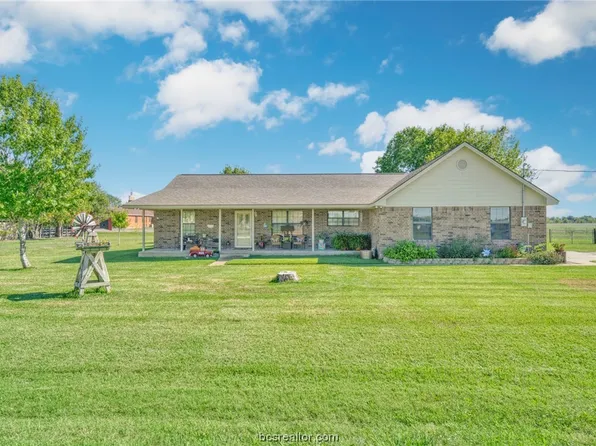 103 & 105 Kovar St, Somerville, TX 77879