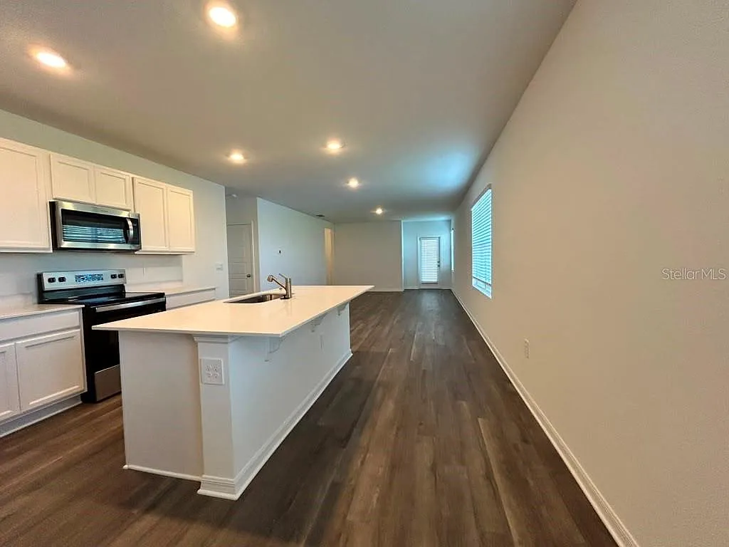 4 bed, 2.0 bath, 1665 sqft, $2,090 — Photo 3