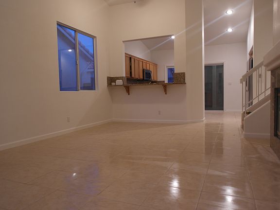 4th image of 955 Whispering Grove Ave