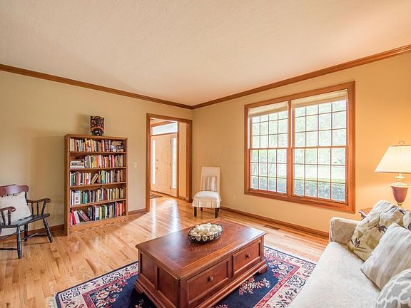 4th image of 5624 Fawnbrook Ln