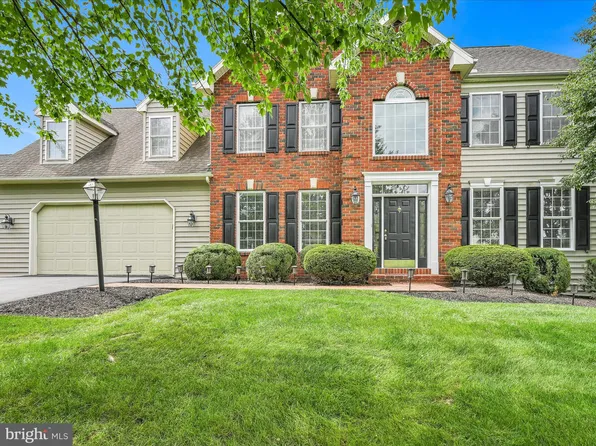 27 Oak Knoll Cir #L-0039, Lebanon, PA 17042