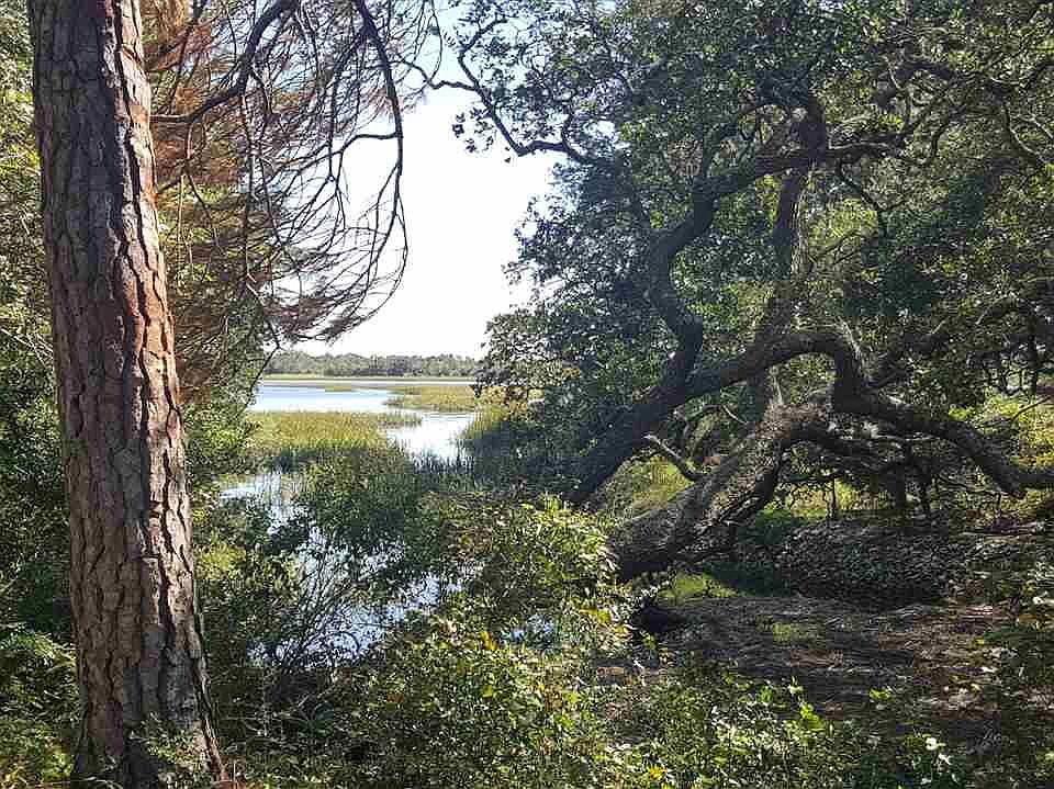 1st image of 202/204 Shoreline Dr. E