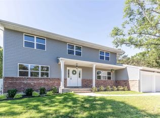 642 Hawkins Rd, Selden, NY 11784