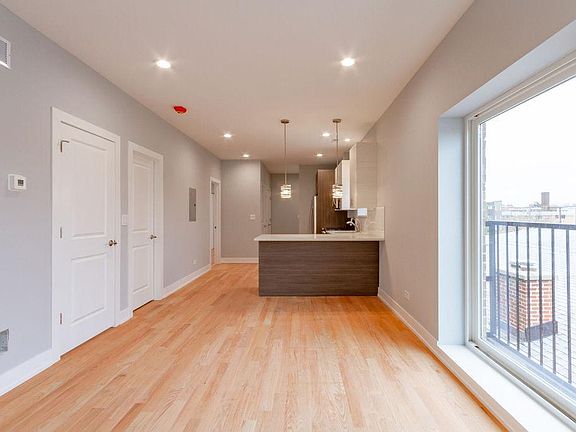 4th image of 4851 N Central Ave #3W