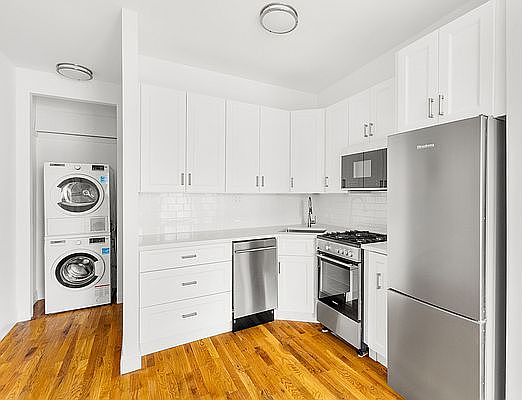 3rd image of 306 Saint James Pl #3A
