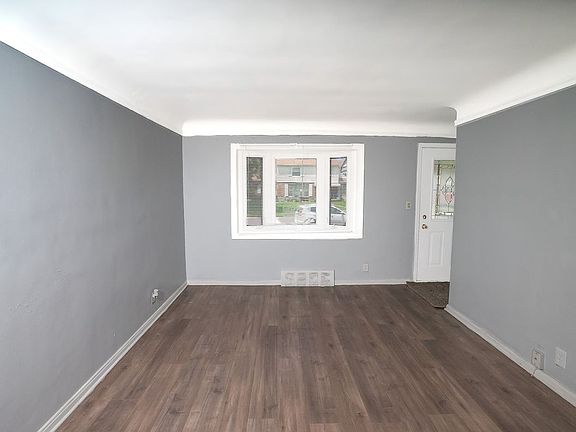 5th image of 18488 Shields St