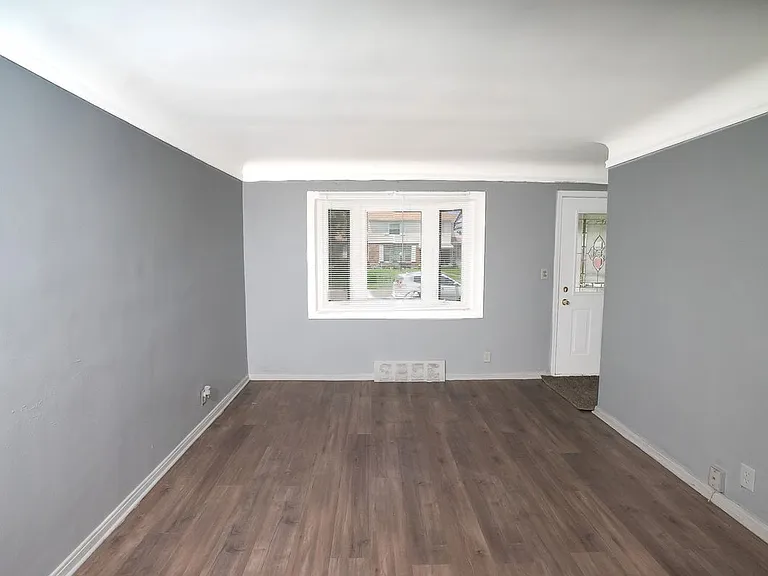 18488 Shields St — Photo 5