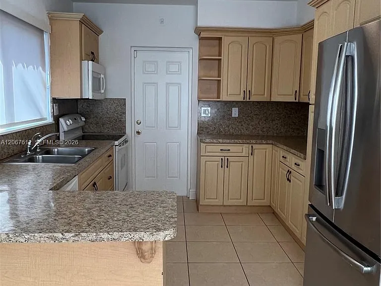 110 SW 30th Rd — Photo 18
