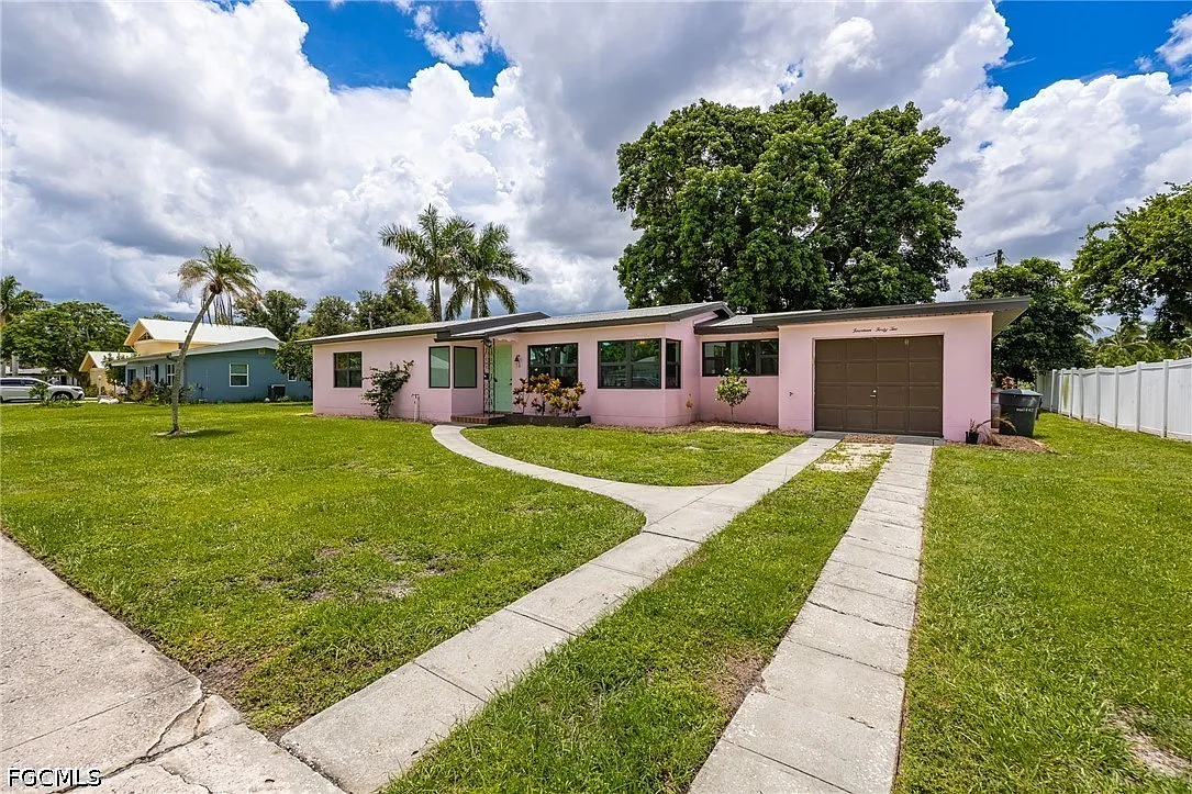 2 bed, 2.0 bath, 1311 sqft, $2,500 — Photo 2