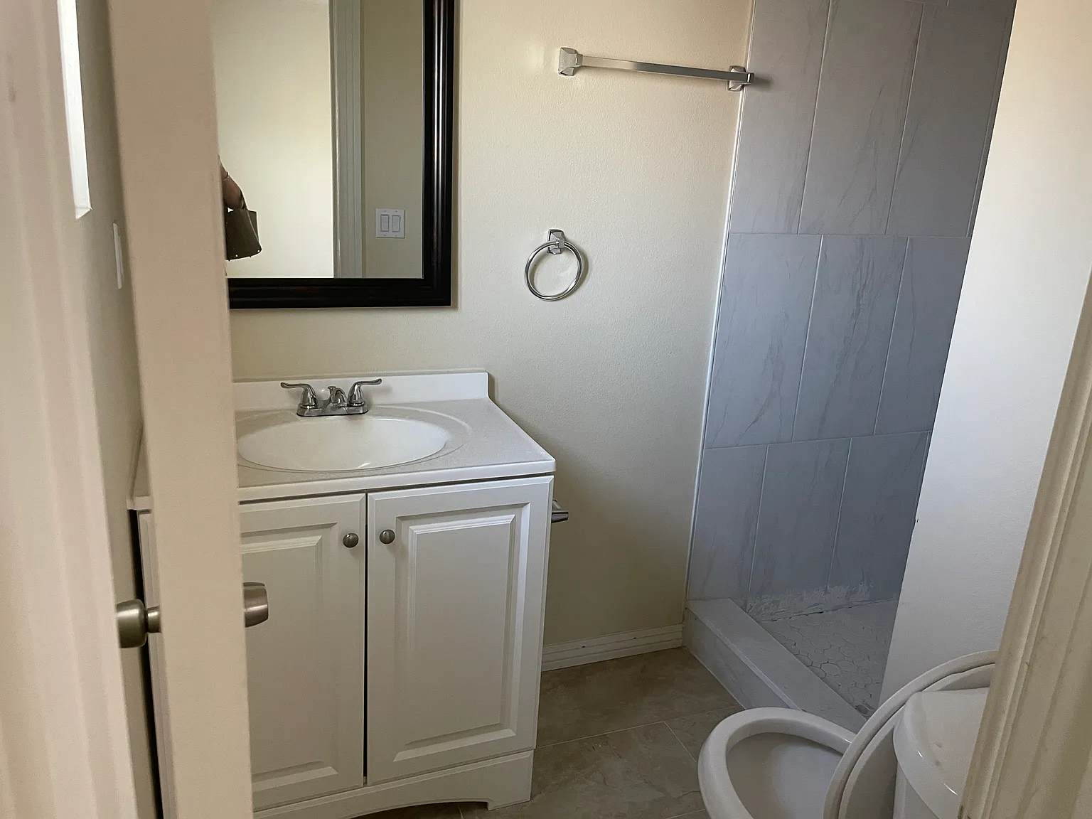 2 bed, 660 sqft, $2,300 — Photo 2