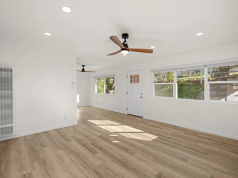 330 W I St — Photo 107
