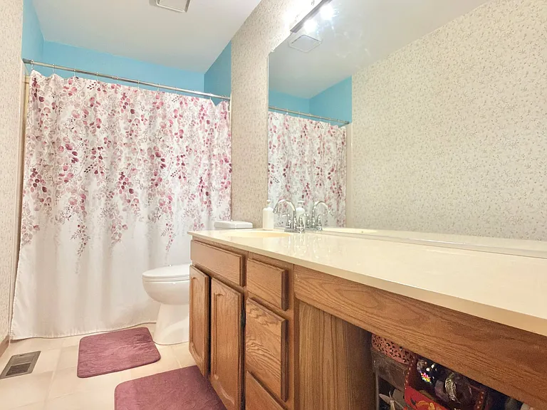 1464 Farrington Ln — Photo 9