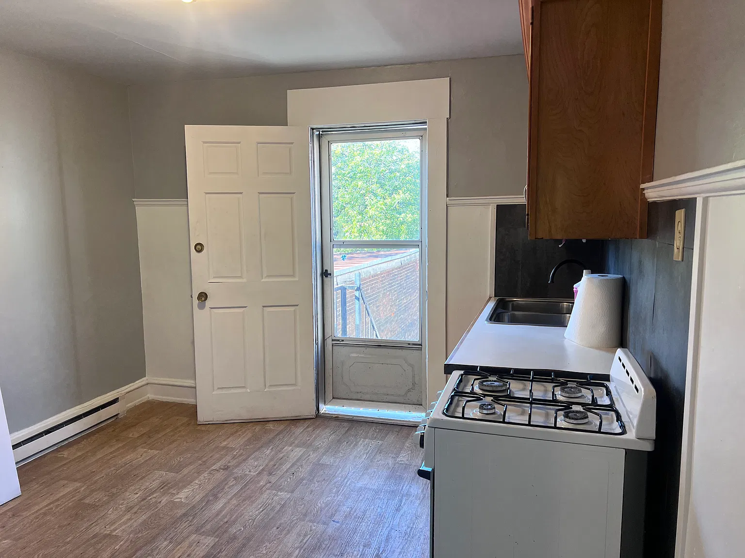 1 bed, 500 sqft, $1,200 — Photo 2