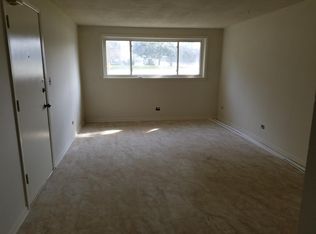 510 N Macie Ct APT 4, Addison, IL 60101