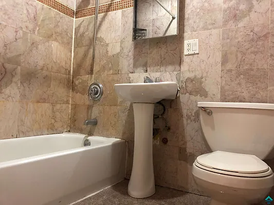 Rented by EXR | media 33