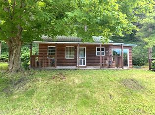 49211 Green Island Rd, Miles, IA 52064