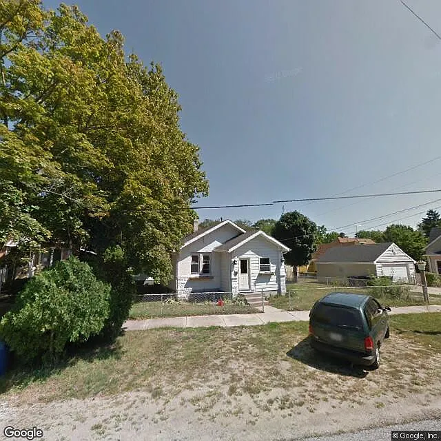522 Benton St photo 1