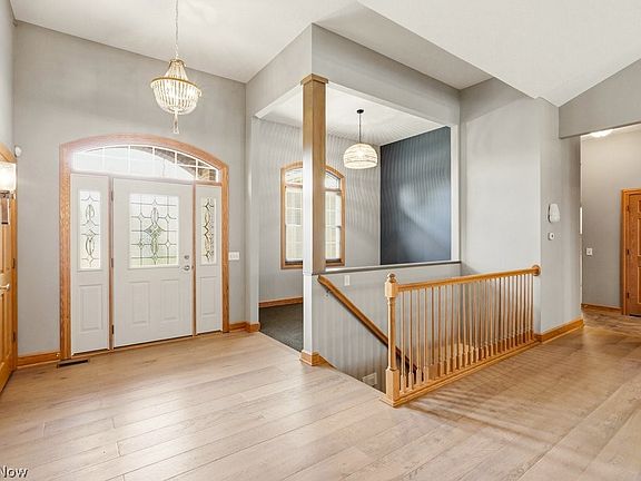 3rd image of 2253 Grimsby St NW