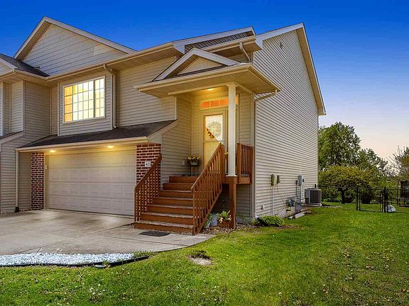 3rd image of 40 Cattail Ln